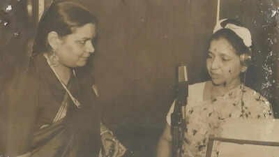 Asha Bhosle: Usha Uthup pays her respects to Asha Bhosle: Remembers recording ‘Momere Putul’ – ‘Thank you for the music’ |