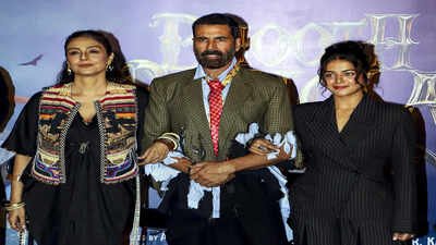 Akshay Kumar pranks Wamiqa Gabbi on ‘Bhooth Bangla’ set ahead of Priyadarshan film release on April 17 – Watch VIDEO | Hindi Movie News