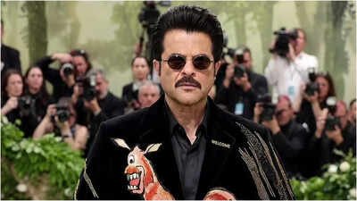 Met Gala 2026: Anil Kapoor wins the Met Gala 2026 AI trend by reimagining Majnu Bhai’s iconic painting from ‘Welcome’ as couture; fans react | Hindi Movie News