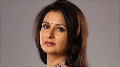 Poonam Dhillon CLARIFIES CINTAA’s stance on ‘Don 3’ controversy: ‘Ranveer Singh could have involved us’ | Hindi Movie News