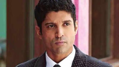 Ranveer Singh: Farhan Akhtar in talks to play Pakistani cricketer in Aamir Khan’s next film amid ‘Don 3’ FWICE row with Ranveer Singh | Hindi Movie News