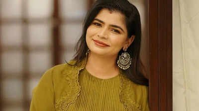 Chinmayi Sripada on how dubbing for Trisha in Suriya’s ‘Karuppu’ triggered Vijay’s ‘Leo’ memories