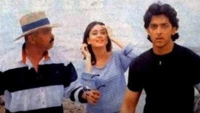 Netizens spot Kareena Kapoor Khan in ‘Kaho Naa Pyaar Hai’ with Hrithik Roshan, call it ‘editing goof up’, VIDEO goes viral | Hindi Movie News