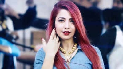 Jasmine Sandlas: ‘Dhurandhar’ singer Jasmine Sandlas relied on food stamps to survive in the US, got into drinking after father’s demise: ‘When he left, hum sab bikhar gaye’ | Hindi Movie News