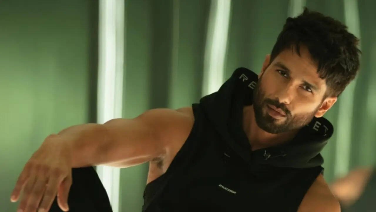 Shahid Kapoor’s ‘Cocktail 2’ fitness secret revealed: How vegetarian diet, mindful eating and workouts fuel his lean physique | Hindi Movie News