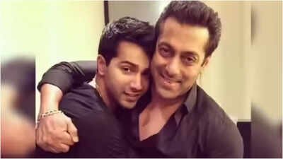 ‘At least he’s being himself’: Varun Dhawan opens up about stardom and praises Salman Khan for keeping it real | Hindi Movie News