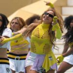Shakira keeps dancing as World Cup staff rush her off field in viral ceremony video |