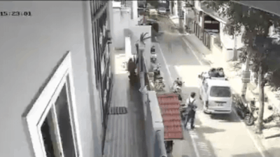 Children fall from moving school van in Bengaluru after rear door opens— video