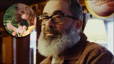 Aaron Lewis’ upcoming album booklet used as Taylor Swift’s packaging material; he wonders, ‘What is going on?’ |