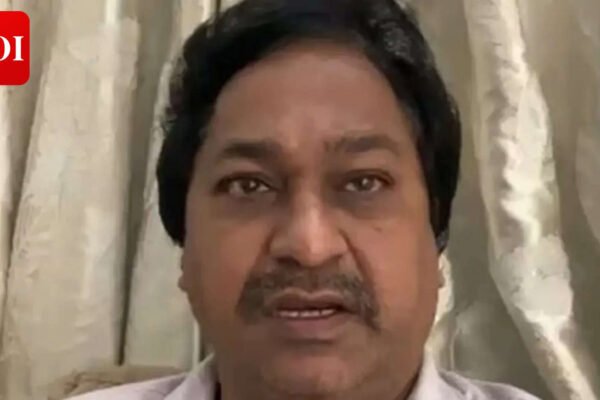 Edida Raja says Bharathiraja changed ‘Seethakoka Chiluka’ climax after father’s suggestion | Telugu Movie News
