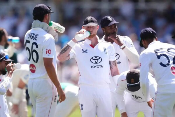 New Zealand 373/4 in 88.2 Overs