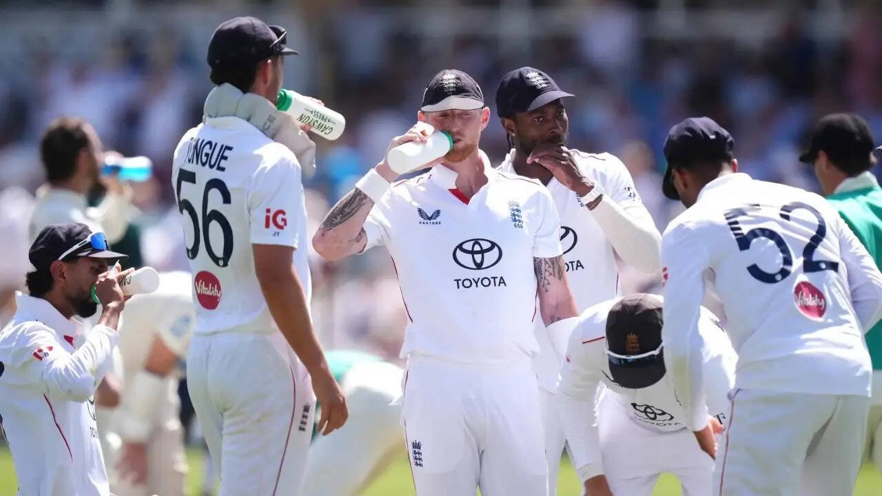 New Zealand 373/4 in 88.2 Overs