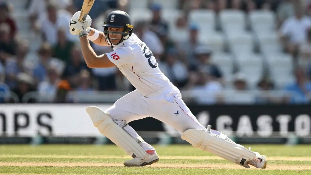 England 228/4 in 48.5 Overs