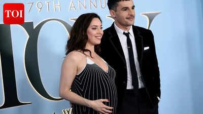 Aubrey Plaza: Aubrey Plaza Shows Off Baby Bump with Chris Abbott at 2026 Tony Awards |