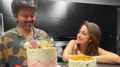 Trisha Krishnan lovingly looks at Vijay Thalapathy in her late birthday post for him amid speculations of unfollowing: ‘To the person who…’ | Tamil Movie News