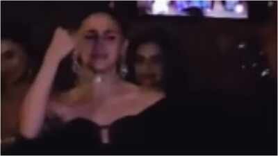 Akansha Ranjan Sangeet: Alia Bhatt sets the dance floor on fire with ‘Maahi Ve’ at BFF Akansha Ranjan’s sangeet – watch | Hindi Movie News