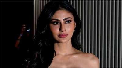 ‘Don’t pap me ever’: Mouni Roy reacts after clash with paparazzi, deletes statement | Hindi Movie News