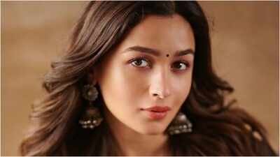 Alia Bhatt’s emotional speech steals the show at Akansha Ranjan Kapoor’s wedding: ‘Thank god she found a man who loves her endlessly’ | Hindi Movie News