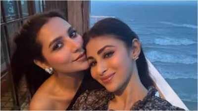 ‘Asked her to come, she booked in 10 minutes’: Mouni Roy pens emotional note for Subhashree Ganguly for rushing to her side after paparazzi row; fans ask, ‘are you okay?’ | Hindi Movie News