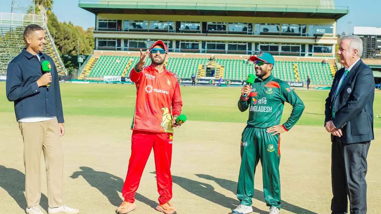 Zimbabwe 2/0 in 0.1 Overs