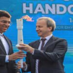 Chess legend Viswanathan Anand steps in as FIDE interim president after EU sanctions sideline Arkady Dvorkovich | Chess News