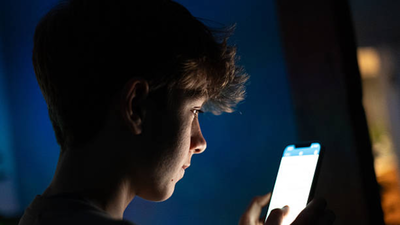 UK proposes overnight social media curfew for 16, 17-year-olds | World News