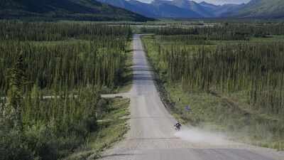 This 240-mile Dalton highway in Alaska with no petrol stations, restaurants or hotels is one of America’s remotest roadways that tests every driver to the limits | World News