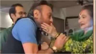 Jackie Shroff kneels down, touches and kisses Vyjayanthimala’s feet as she turns 93, calls the ‘Jewel Thief’ actress his ‘favourite’