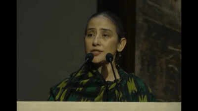 Manisha Koirala holds back tears as she talks about Nepal floods, urges the internationl community to help by not cutting down on tourism: ‘Can the pain not be lessened? Please, God’ | Hindi Movie News