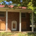 A Tennessee man left a late-1700s house and about 0,000 to local government for a park; after nearly a decade of delays, the property and money are going to a descendant