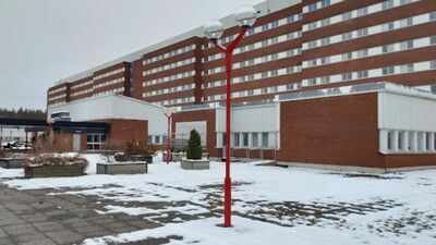 A Swedish hospital stores winter snow under wood chips and pumps its meltwater through the building in summer; in its first year it supplied 93% of cooling demand