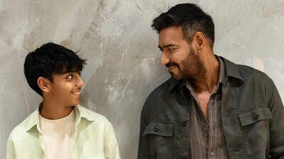 Ajay Devgn visits Trimbakeshwar temple holding son Yug’s hand during Sawan amid tight security as fans gather outside |