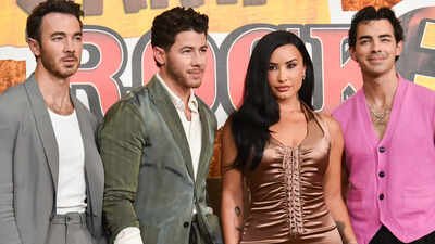 Demi Lovato reunites with Nick Jonas, Joe and Kevin Jonas at ‘Camp Rock 3’ premiere; fans get emotional with ‘Then and Now’ pics﻿ |