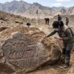 China discovers a rare four-horse chariot carved into a buried rock; fewer than 20 chariot scenes were known in the Helan Mountains | World News