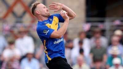 English all-rounder Danny Lamb forced to retire from cricket aged 30 after neck, spinal cord injury