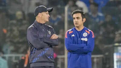 Gary Kirsten backs under-fire India coach to deliver