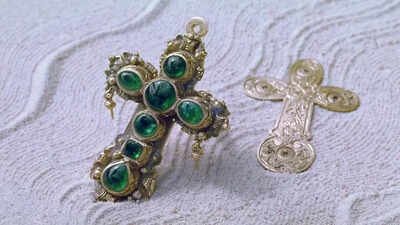 A diver found a  million gold cross in a Spanish shipwreck; 20 years later, it vanished from a museum | World News