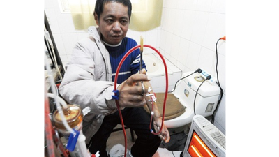 In 2013, a Chinese man who could no longer afford dialysis built his own dialysis machine and survived on it for 13 years | World News