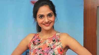 Madhoo mourns the death of ‘Phool Aur Kaante’ director Kuku Kohli; says one phone call made her an overnight star: ‘I met him recently, he was hale and hearty’ | Hindi Movie News