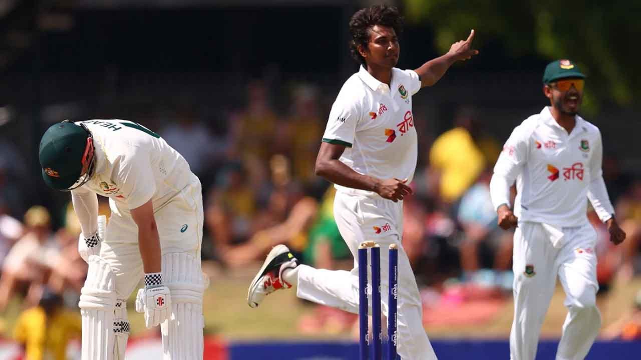 Australia 207/6 in 73.4 Overs