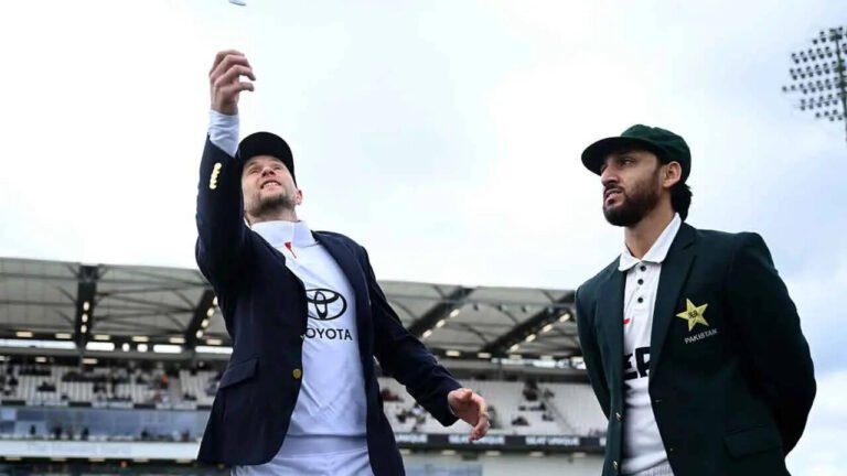 England 386/8 in 86.2 Overs