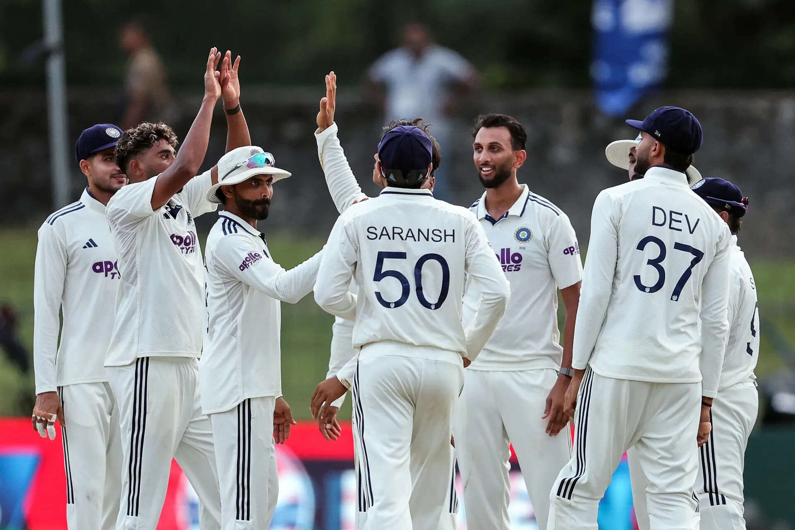 Sri Lanka 8/2 in 3.0 Overs