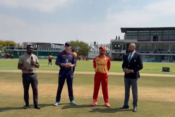 Zimbabwe 40/0 in 3.5 Overs