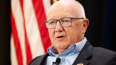 Over 60,000 Canadians sign petition demanding expulsion of US Ambassador Pete Hoekstra