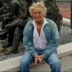 Rod Stewart cancels another set of tour dates following his heart surgery: ‘He will take the next four weeks to recuperate and regain full fitness’ |