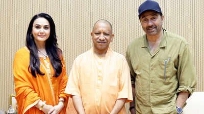 Sunny Deol and Preity Zinta meet Uttar Pradesh CM Yogi Adityanath in Lucknow ahead of ‘Batwara 1947’ release: ‘Had a warm conversation’ | Hindi Movie News