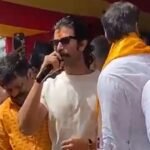 Vijay Deverakonda seeks Goddess Mahankali’s blessings at Lal Darwaza Bonalu festivities with brother Anand and Sandeep Reddy Vanga as fans gather to see the stars: ‘I had a good darshan’ |