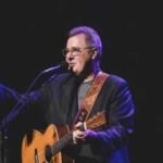 Vince Gill gets emotional remembering Dolly Parton: Breaks down in tears on stage while singing ‘I Will Always Love You’ |