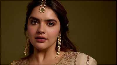 Anjali Anand: Ranveer Singh’s co-star Anjali Anand loses cool at paps for body-shaming comment, gives FEIRY reply: ‘Apni biwi ko karna’ | Hindi Movie News