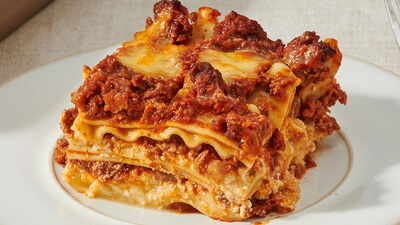In 2020, a San Diego mom and her toddler began cooking extra meals for struggling neighbours; six years later, the idea has shared 750,000 lasagnas and reached 3 million people